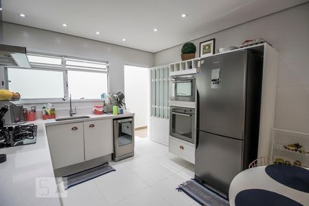 Casa para alugar com 480m², 3 quartos e 2 vagas Casa para alugar com 480m², 3 quartos e 2 vagasCozinha