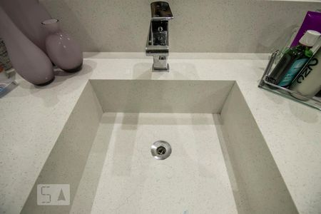 Casa para alugar com 480m², 3 quartos e 2 vagas Casa para alugar com 480m², 3 quartos e 2 vagasBanheiro da Suíte 2
