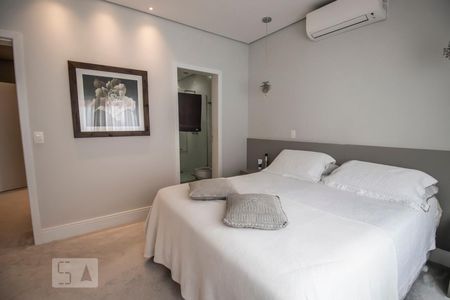 Casa para alugar com 480m², 3 quartos e 2 vagas Casa para alugar com 480m², 3 quartos e 2 vagasSuíte 2