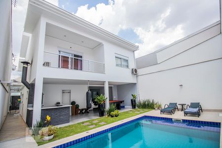 Casa para alugar com 480m², 3 quartos e 2 vagas Casa para alugar com 480m², 3 quartos e 2 vagasÁrea Externa Piscina