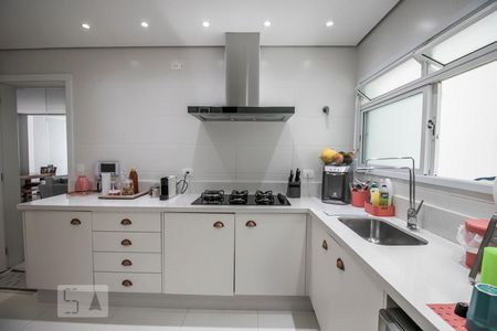 Casa para alugar com 480m², 3 quartos e 2 vagas Casa para alugar com 480m², 3 quartos e 2 vagasCozinha