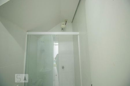 Casa para alugar com 480m², 3 quartos e 2 vagas Casa para alugar com 480m², 3 quartos e 2 vagasBanheiro da Piscina