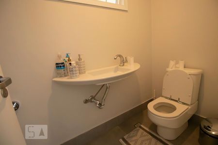 Casa para alugar com 480m², 3 quartos e 2 vagas Casa para alugar com 480m², 3 quartos e 2 vagasLavabo