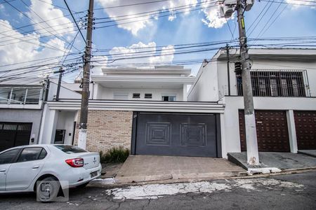 Casa para alugar com 480m², 3 quartos e 2 vagas Casa para alugar com 480m², 3 quartos e 2 vagasFachada