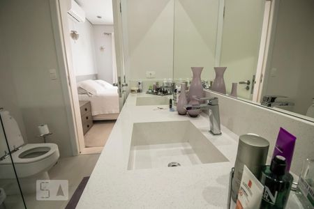 Casa para alugar com 480m², 3 quartos e 2 vagas Casa para alugar com 480m², 3 quartos e 2 vagasBanheiro da Suíte 2