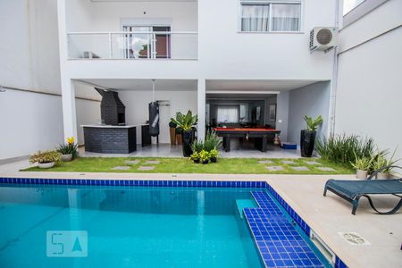 Casa para alugar com 480m², 3 quartos e 2 vagas Casa para alugar com 480m², 3 quartos e 2 vagasÁrea Externa Piscina