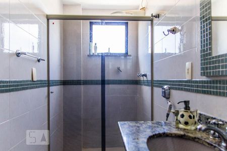 Apartamento à venda com 180m², 4 quartos e 3 vagas Apartamento à venda com 180m², 4 quartos e 3 vagasBanheiro Social