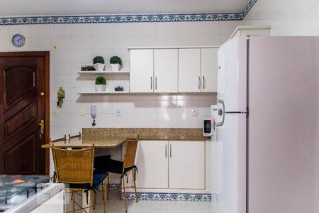 Apartamento à venda com 180m², 4 quartos e 3 vagas Apartamento à venda com 180m², 4 quartos e 3 vagasCozinha