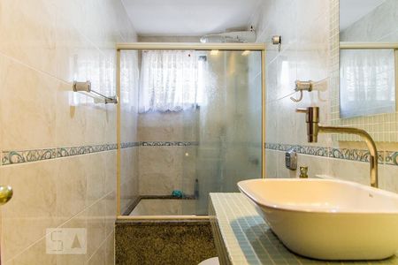 Apartamento à venda com 180m², 4 quartos e 3 vagas Apartamento à venda com 180m², 4 quartos e 3 vagasBanheiro da Suíte 1