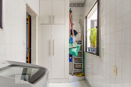 Apartamento à venda com 180m², 4 quartos e 3 vagas Apartamento à venda com 180m², 4 quartos e 3 vagasÁrea de Serviço