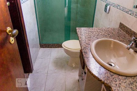 Apartamento à venda com 180m², 4 quartos e 3 vagas Apartamento à venda com 180m², 4 quartos e 3 vagasBanheiro da Suíte 2