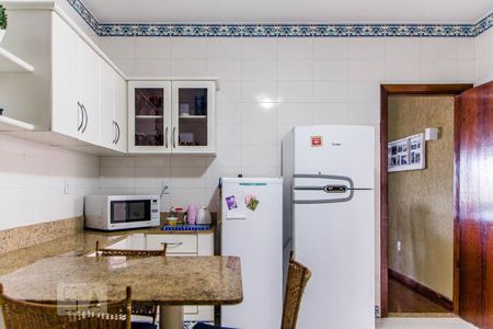 Apartamento à venda com 180m², 4 quartos e 3 vagas Apartamento à venda com 180m², 4 quartos e 3 vagasCozinha