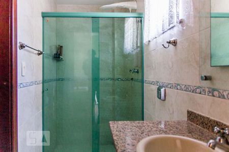 Apartamento à venda com 180m², 4 quartos e 3 vagas Apartamento à venda com 180m², 4 quartos e 3 vagasBanheiro da Suíte 2