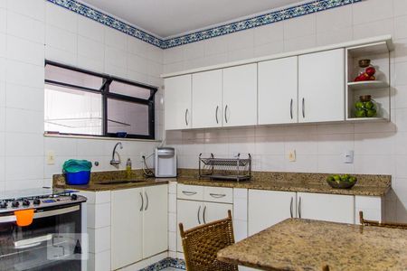 Apartamento à venda com 180m², 4 quartos e 3 vagas Apartamento à venda com 180m², 4 quartos e 3 vagasCozinha