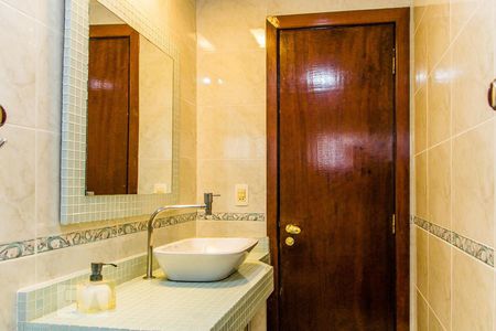 Apartamento à venda com 180m², 4 quartos e 3 vagas Apartamento à venda com 180m², 4 quartos e 3 vagasBanheiro da Suíte 1