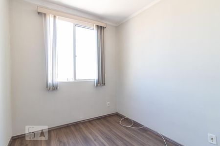 Dormitório de apartamento à venda com 3 quartos, 51m² em Mário Quintana, Porto Alegre