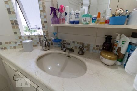 Apartamento à venda com 78m², 2 quartos e 2 vagas Apartamento à venda com 78m², 2 quartos e 2 vagasBanheiro da Suíte