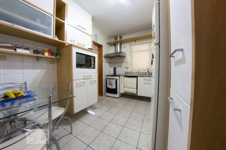 Apartamento à venda com 136m², 4 quartos e 2 vagasCozinha