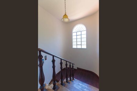 Casa à venda com 600m², 7 quartos e 6 vagasEscada