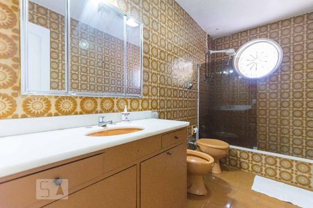 Casa à venda com 600m², 7 quartos e 6 vagasBanheiro Social