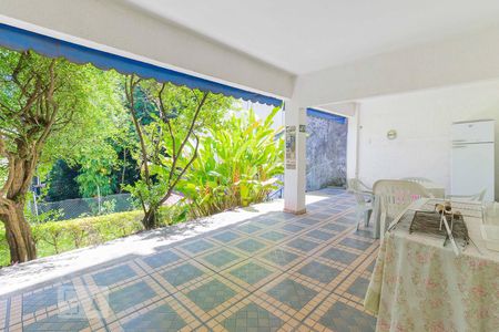 Casa à venda com 600m², 7 quartos e 6 vagasÁrea externa