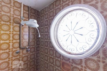 Casa à venda com 600m², 7 quartos e 6 vagasBanheiro Social - Chuveiro elétrico