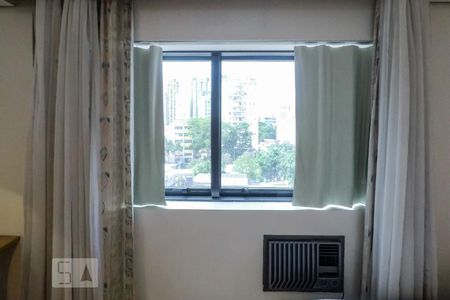 Janela de kitnet/studio para alugar com 1 quarto, 30m² em Vila Clementino, São Paulo