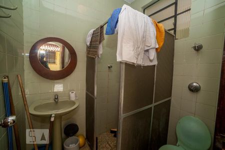 Casa à venda com 320m², 4 quartos e 4 vagas Casa à venda com 320m², 4 quartos e 4 vagasBanheiro de Serviço