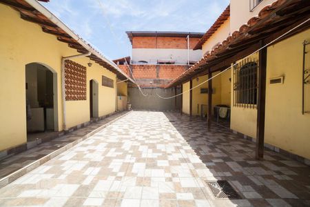 Casa à venda com 320m², 4 quartos e 4 vagas Casa à venda com 320m², 4 quartos e 4 vagasÁrea Externa