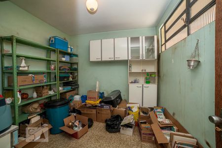 Casa à venda com 320m², 4 quartos e 4 vagas Casa à venda com 320m², 4 quartos e 4 vagasDepósito