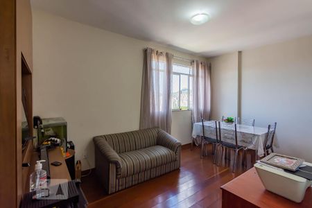 Sala  de apartamento para alugar com 2 quartos, 60m² em Sion, Belo Horizonte