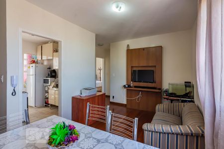 Sala  de apartamento para alugar com 2 quartos, 60m² em Sion, Belo Horizonte