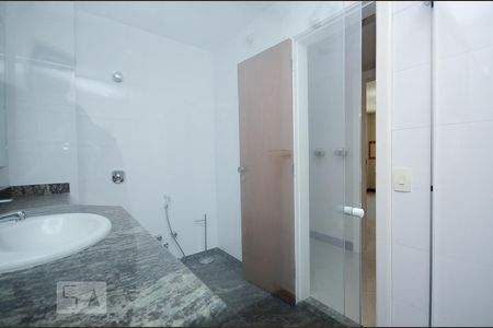 Apartamento à venda com 375m², 5 quartos e 2 vagasBanheiro Social