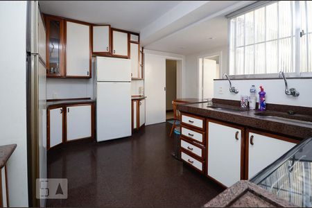 Apartamento à venda com 375m², 5 quartos e 2 vagasCozinha