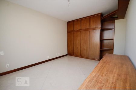 Apartamento à venda com 375m², 5 quartos e 2 vagasSuíte