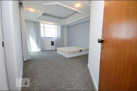 Apartamento à venda com 375m², 5 quartos e 2 vagasSuíte 2