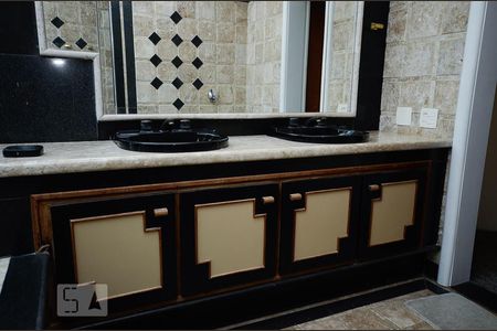 Apartamento à venda com 375m², 5 quartos e 2 vagasBanheiro da Suíte 2