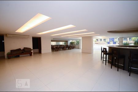 Apartamento à venda com 375m², 5 quartos e 2 vagasÁrea comum - Salão de festas