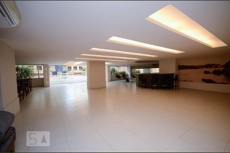 Apartamento à venda com 375m², 5 quartos e 2 vagasÁrea comum - Salão de festas