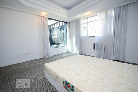 Apartamento à venda com 375m², 5 quartos e 2 vagasSuíte 2