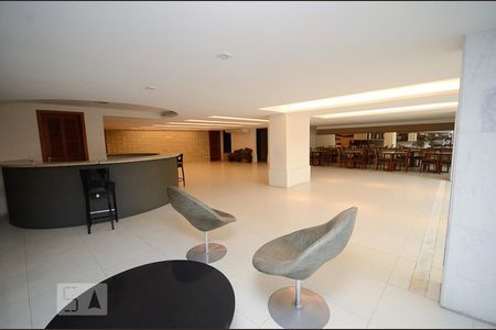 Apartamento à venda com 375m², 5 quartos e 2 vagasÁrea comum - Salão de festas