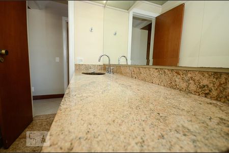 Apartamento à venda com 375m², 5 quartos e 2 vagasBanheiro da Suíte