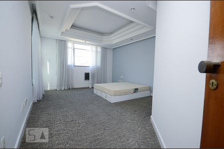 Apartamento à venda com 375m², 5 quartos e 2 vagasSuíte 2