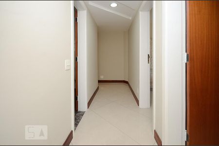 Apartamento à venda com 375m², 5 quartos e 2 vagasBanheiro Corredor