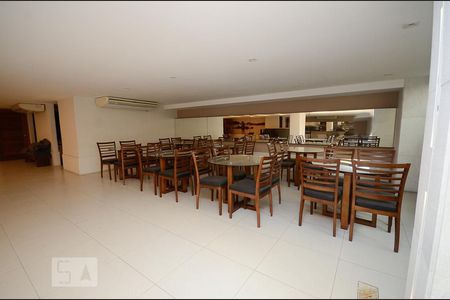 Apartamento à venda com 375m², 5 quartos e 2 vagasÁrea comum - Salão de festas