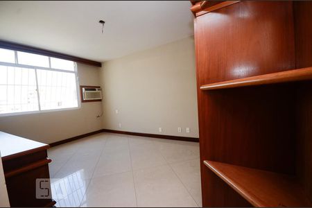 Apartamento à venda com 375m², 5 quartos e 2 vagasSuíte