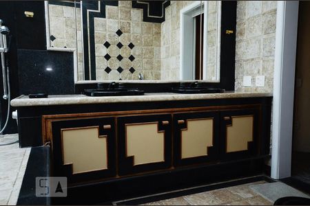 Apartamento à venda com 375m², 5 quartos e 2 vagasBanheiro da Suíte 2