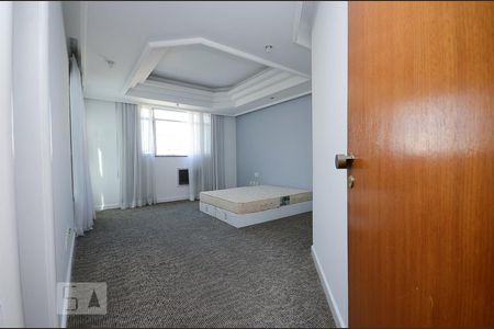 Apartamento à venda com 375m², 5 quartos e 2 vagasSuíte 2