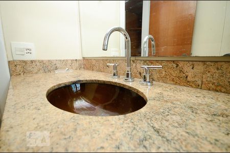 Apartamento à venda com 375m², 5 quartos e 2 vagasBanheiro da Suíte