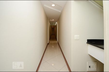 Corredor de apartamento para alugar com 5 quartos, 375m² em Icaraí, Niterói